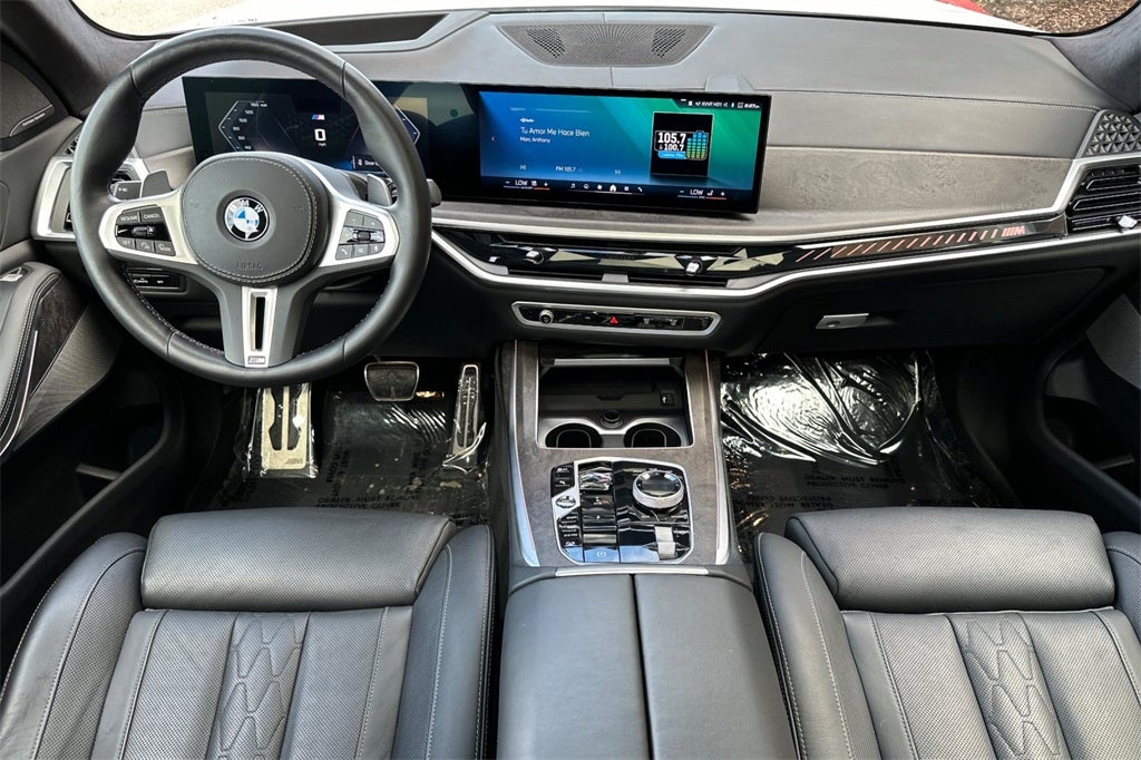 2025 BMW X7 M60i