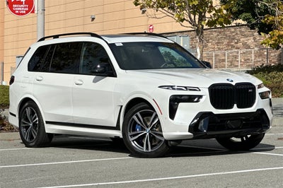 2025 BMW X7 M60i