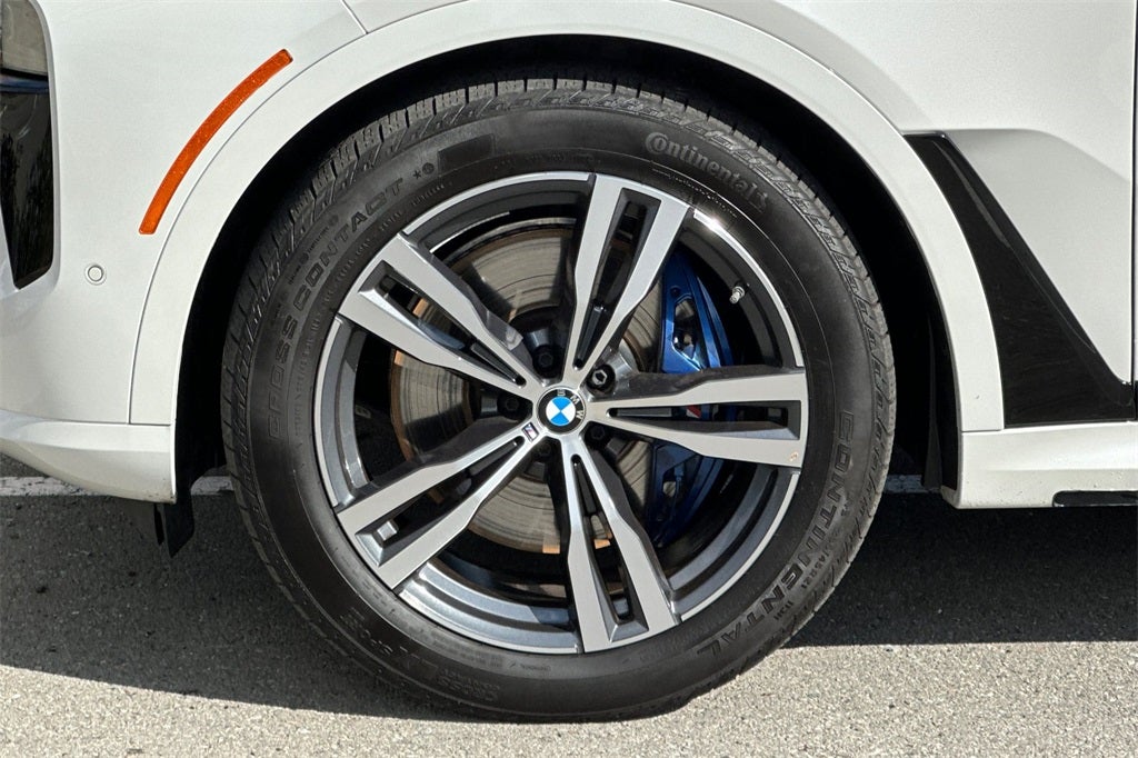 2025 BMW X7 M60i