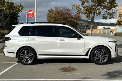 2025 BMW X7 M60i