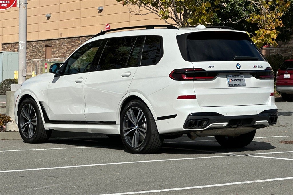 2025 BMW X7 M60i