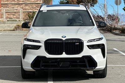 2025 BMW X7 M60i