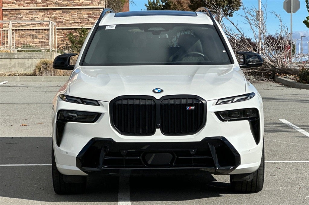 2025 BMW X7 M60i
