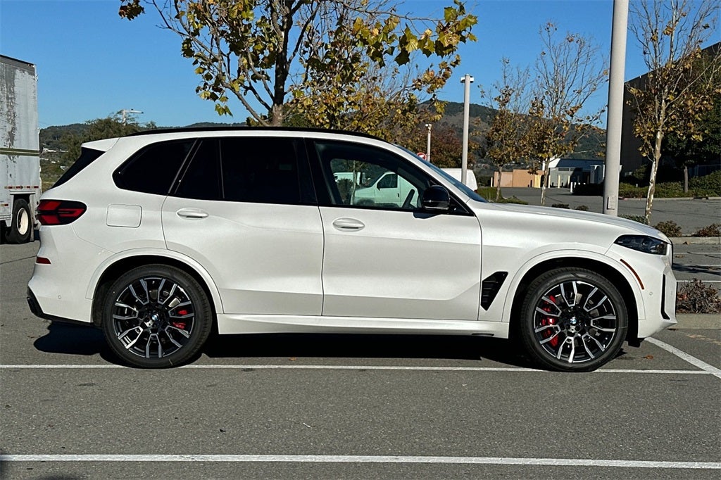 2026 BMW X5 M60i