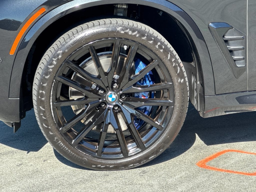 2024 BMW X5 M60i