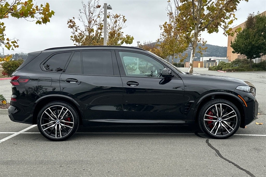 2025 BMW X5 M60i