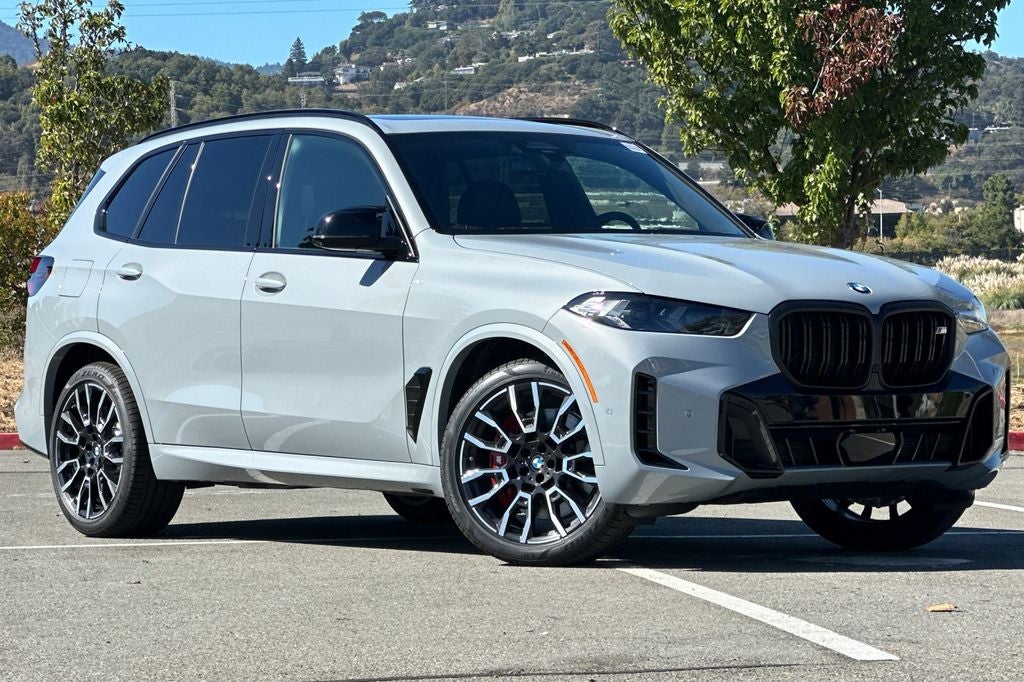 2025 BMW X5 M60i