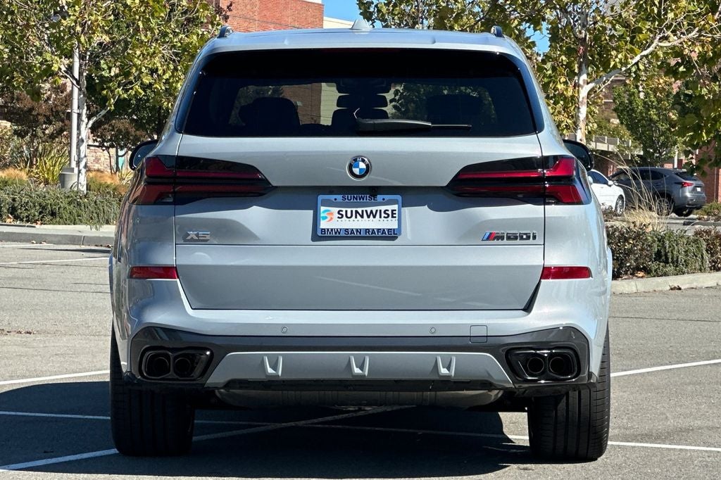 2025 BMW X5 M60i