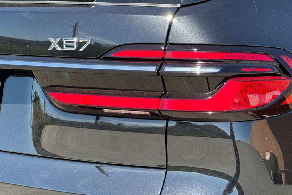 2026 BMW X7 ALPINA XB7