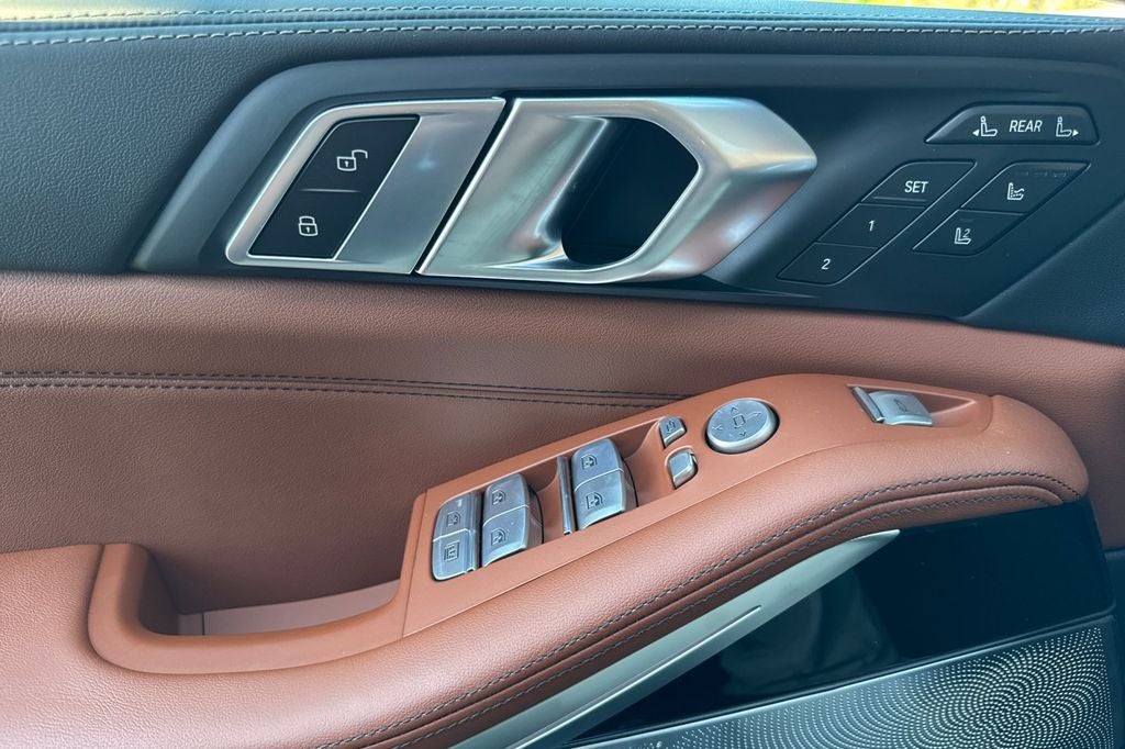 2026 BMW X7 ALPINA XB7