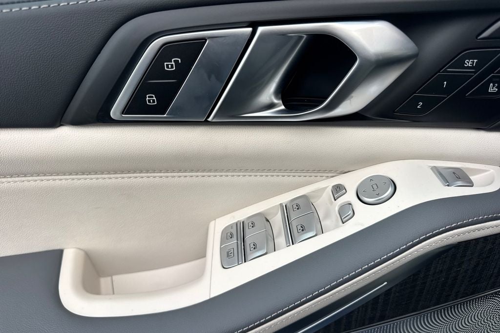 2026 BMW X7 ALPINA XB7