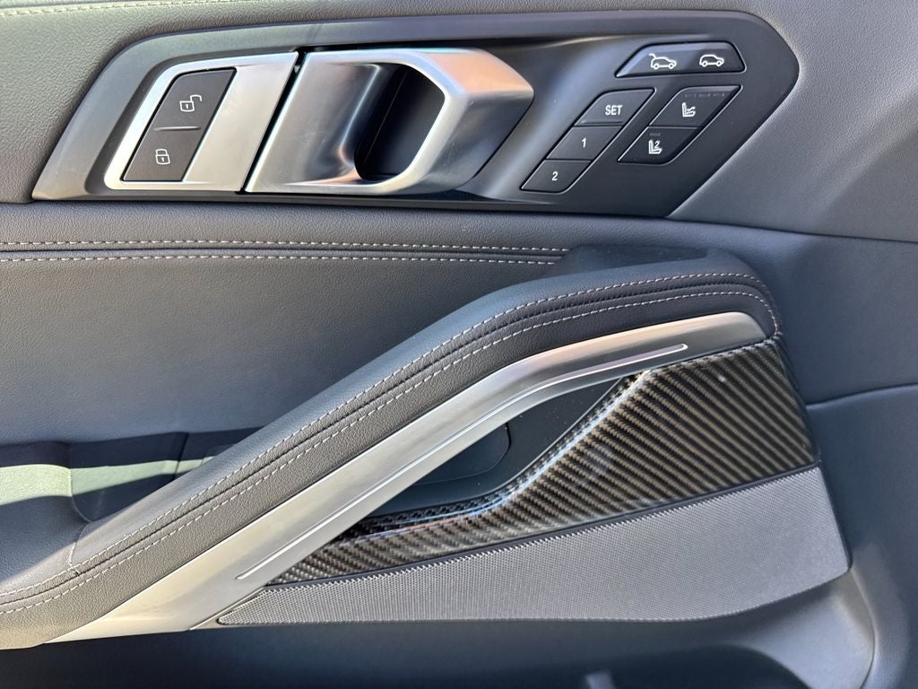 2027 BMW X6 M60i
