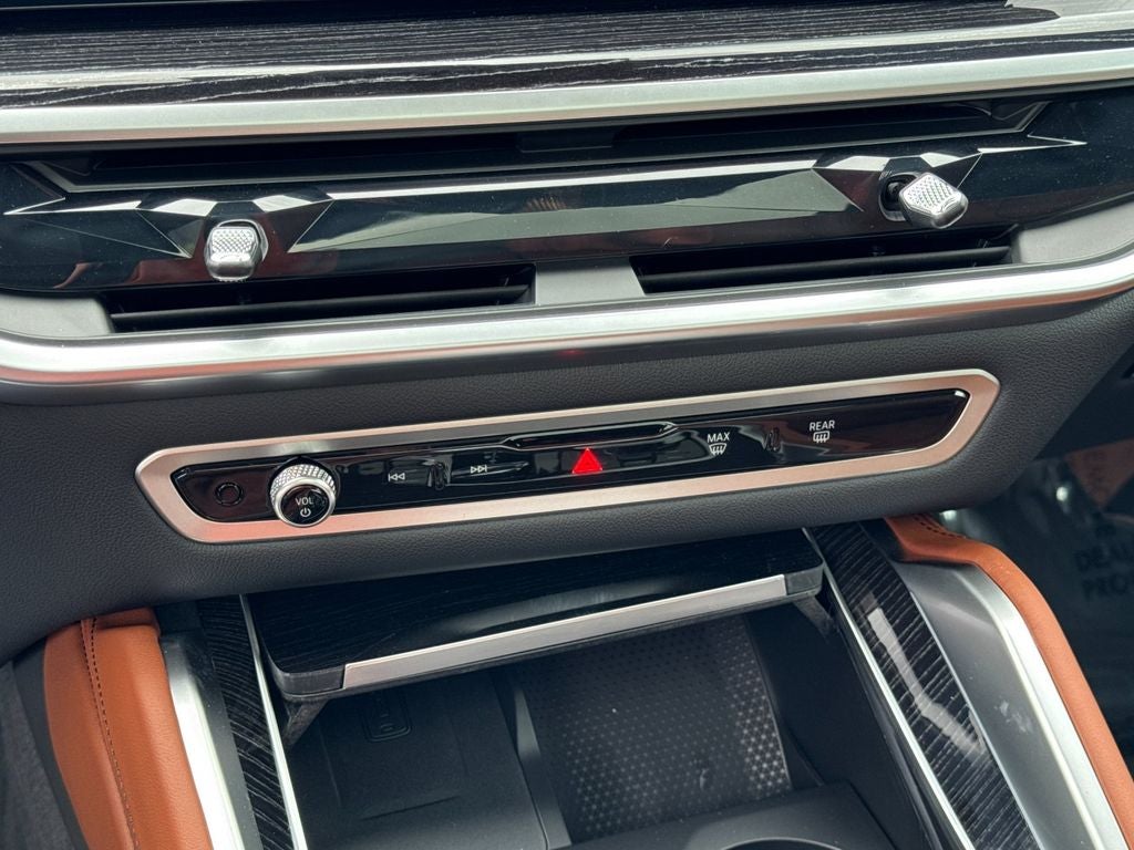 2027 BMW X6 M60i