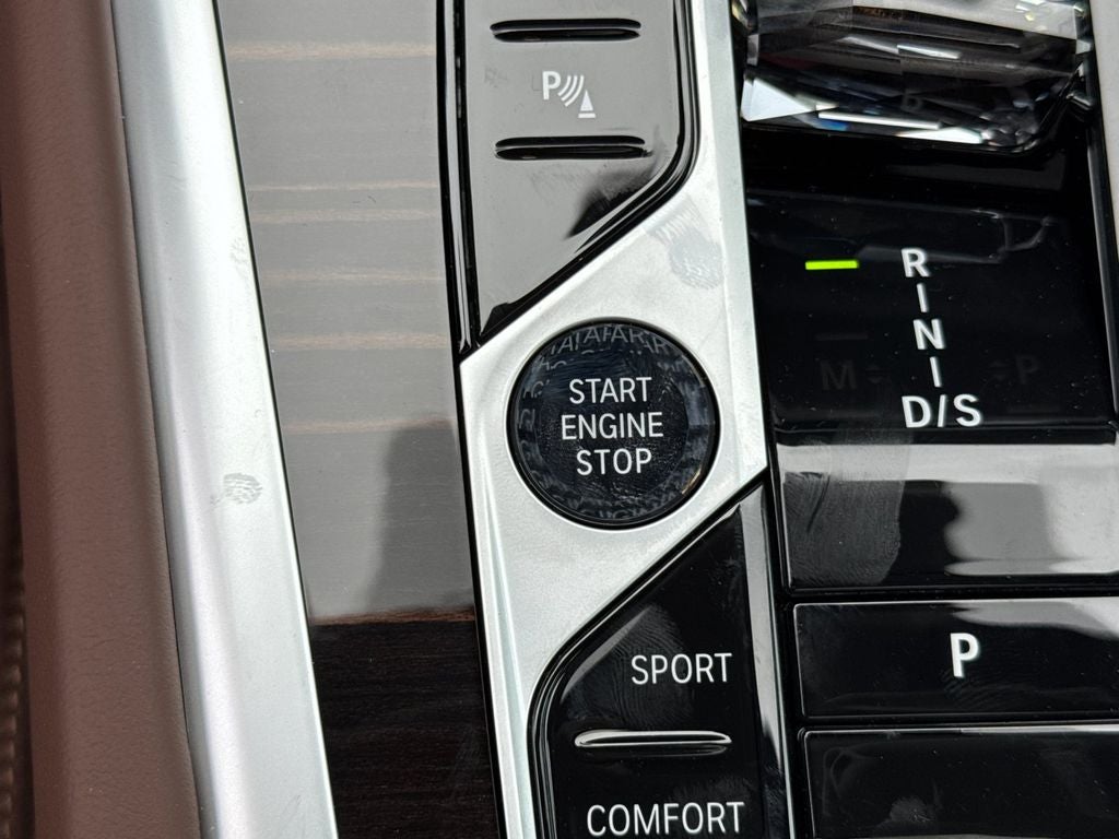 2027 BMW X6 M60i