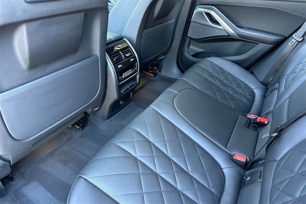 2023 BMW X6 xDrive40i