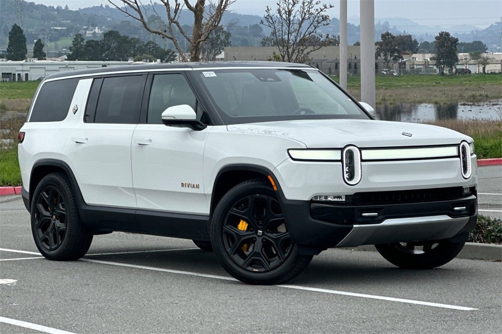 2023 Rivian R1S Adventure