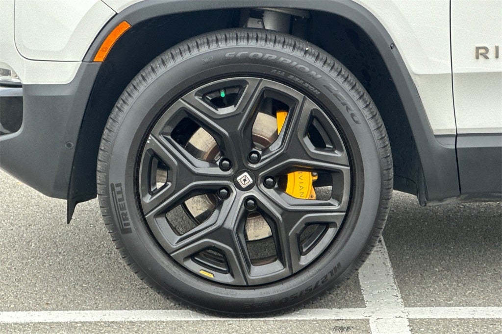 2023 Rivian R1S Adventure