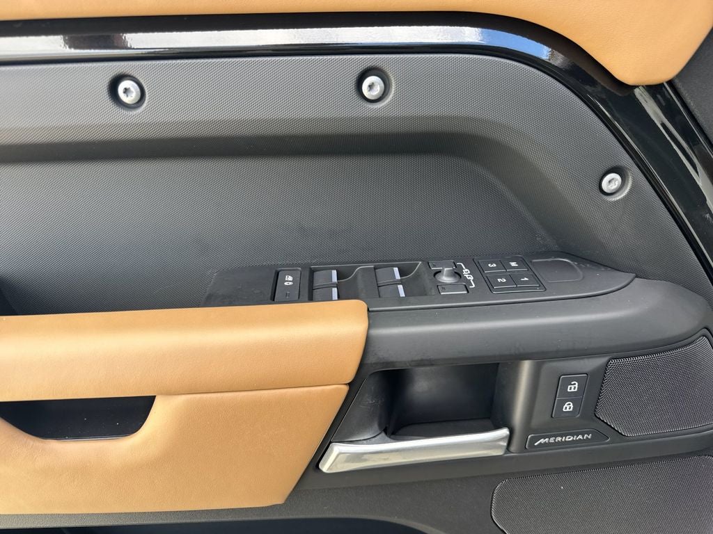 2025 Land Rover Defender 110 S