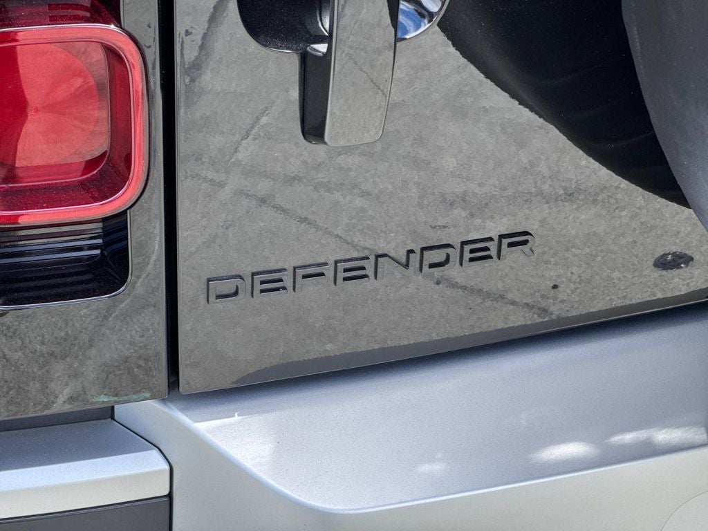 2025 Land Rover Defender 110 S