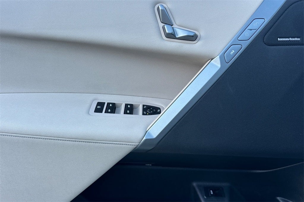 2025 BMW iX xDrive50