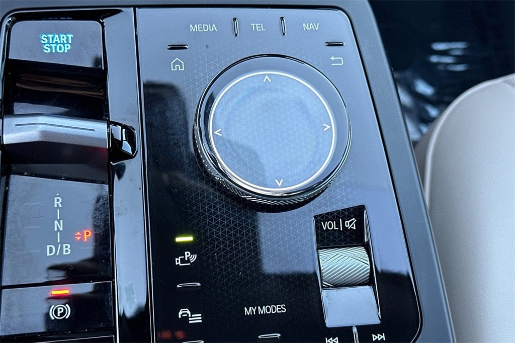 2025 BMW iX xDrive50