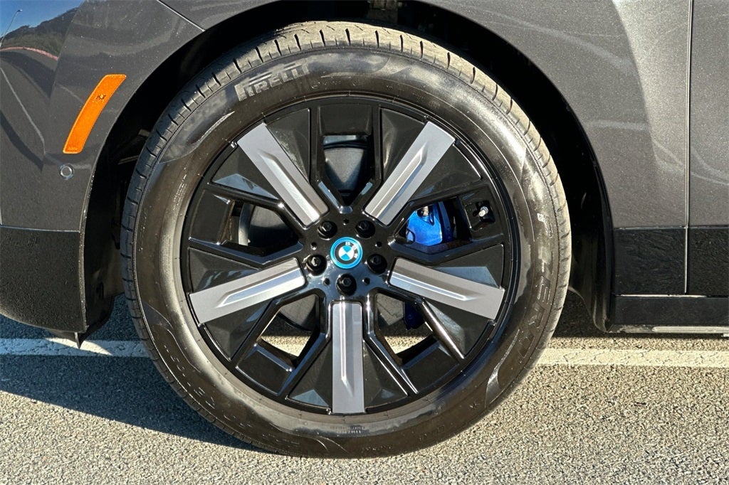 2025 BMW iX xDrive50