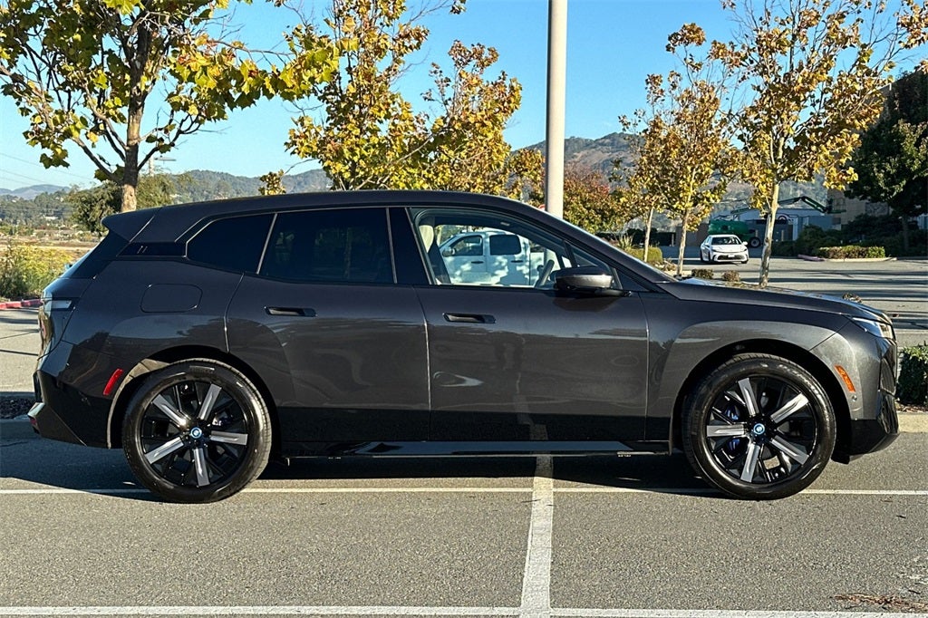 2025 BMW iX xDrive50