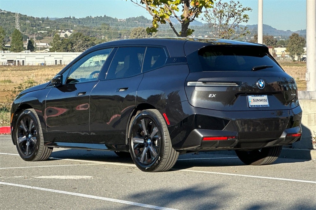 2025 BMW iX xDrive50