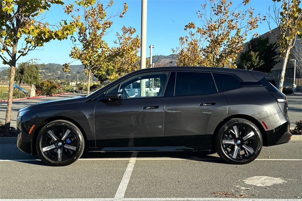 2025 BMW iX xDrive50