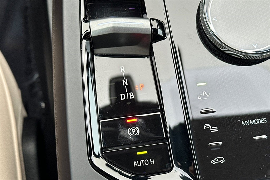 2025 BMW iX xDrive50