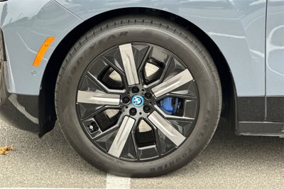 2025 BMW iX xDrive50