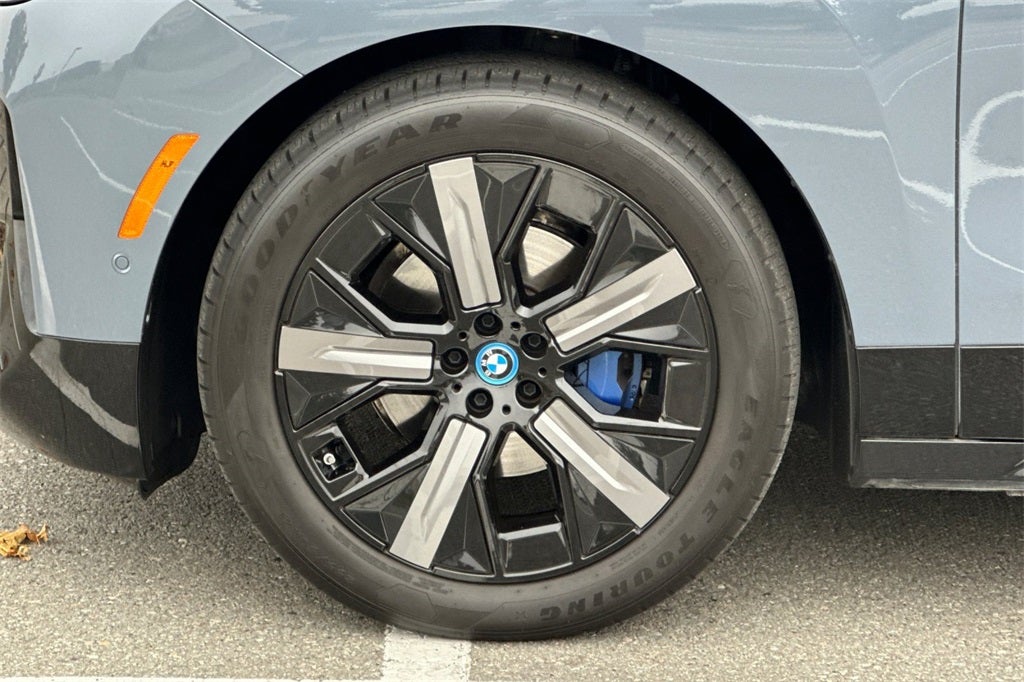 2025 BMW iX xDrive50