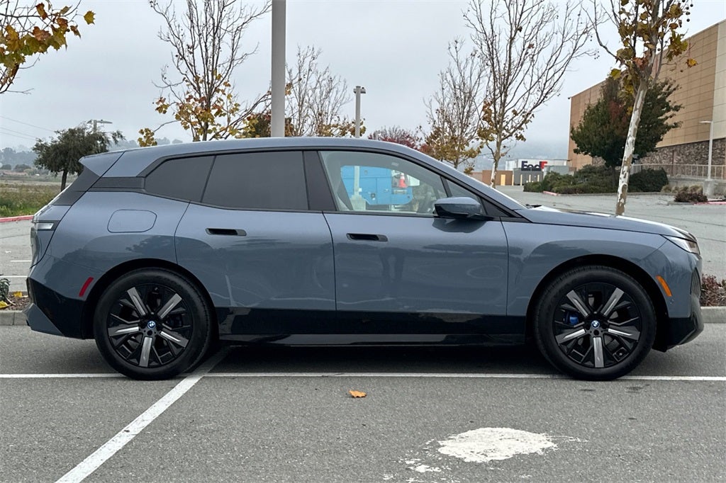 2025 BMW iX xDrive50