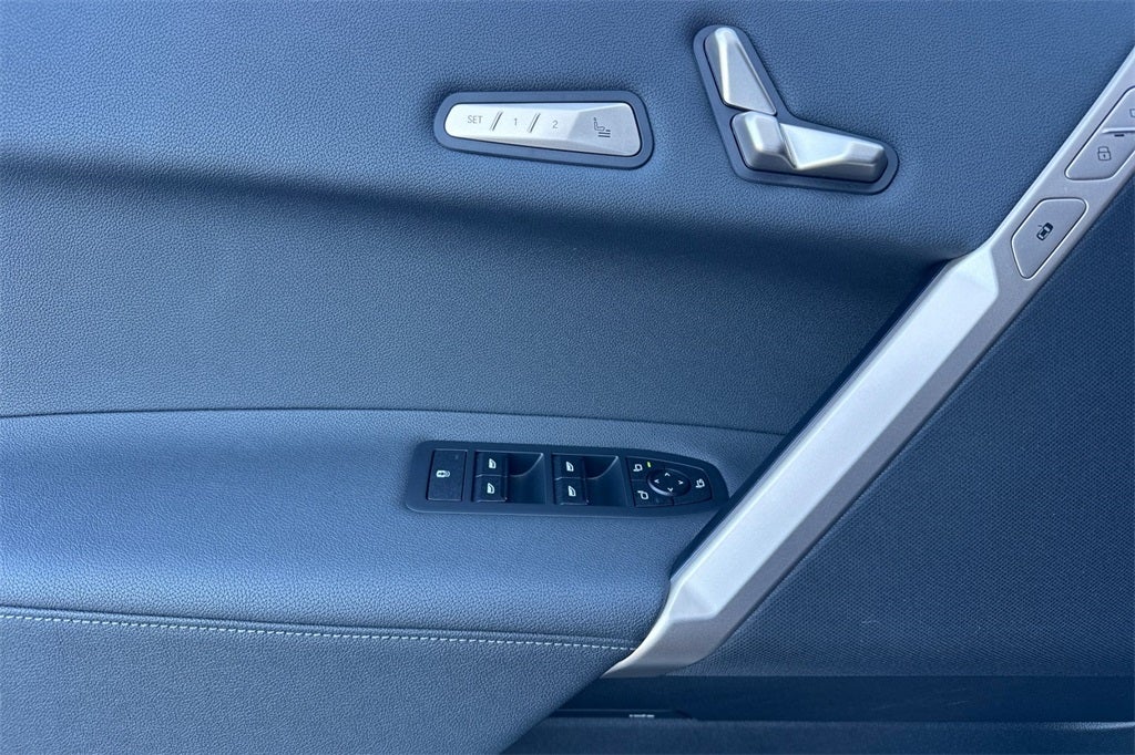 2025 BMW iX xDrive50