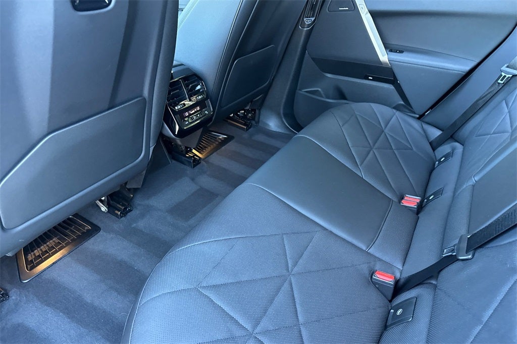 2025 BMW iX xDrive50