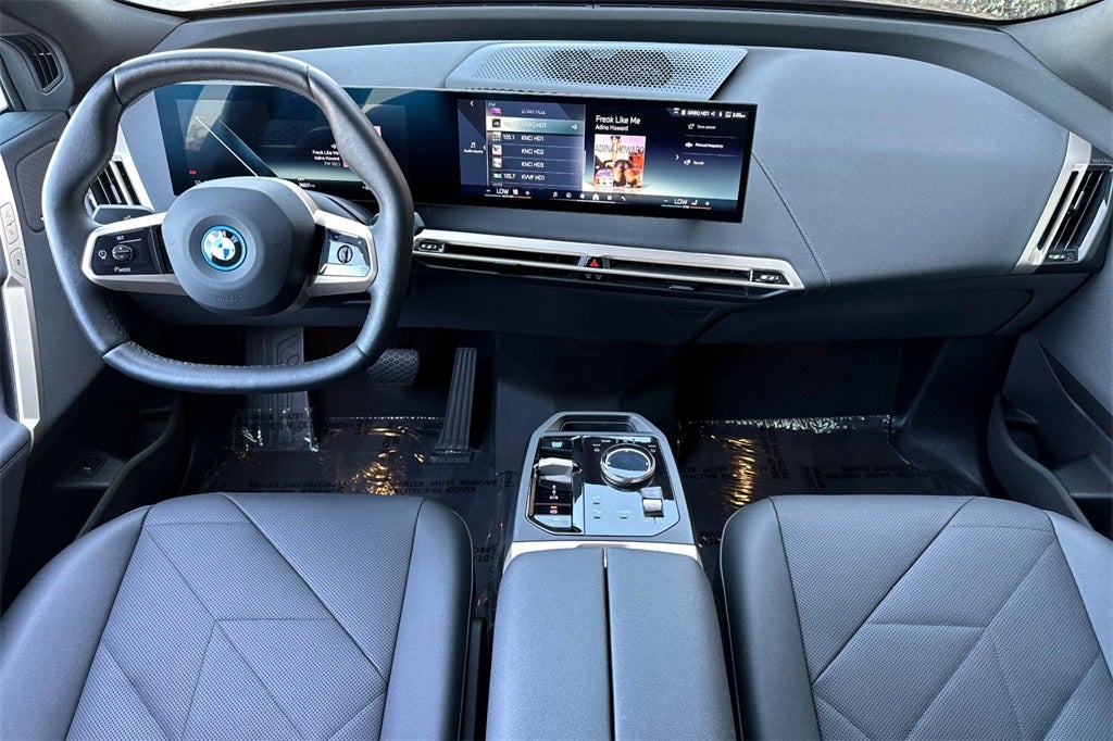 2025 BMW iX xDrive50