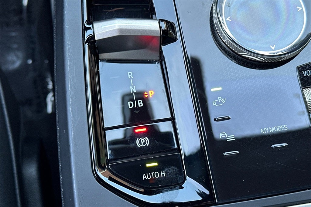 2025 BMW iX xDrive50