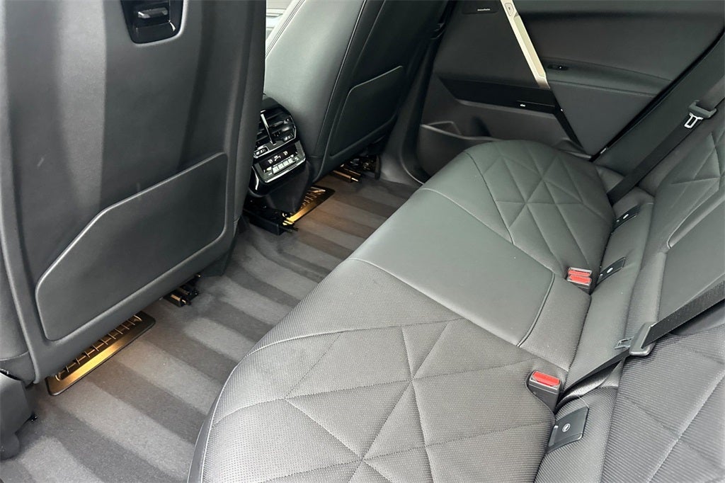 2025 BMW iX xDrive50