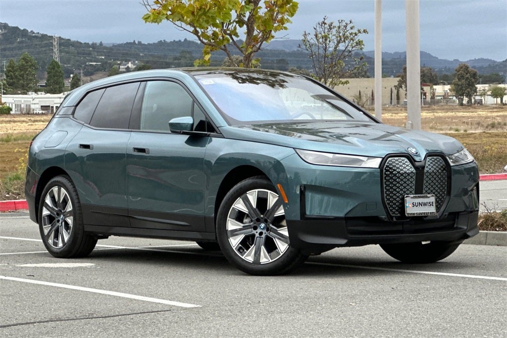 2025 BMW iX xDrive50