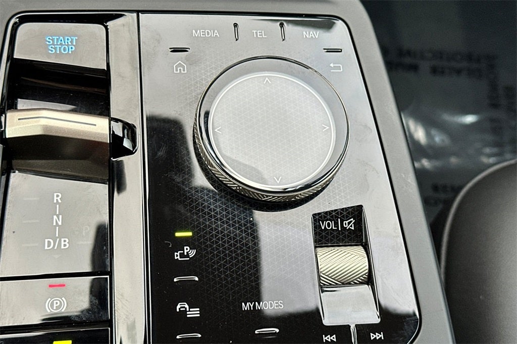 2025 BMW iX xDrive50