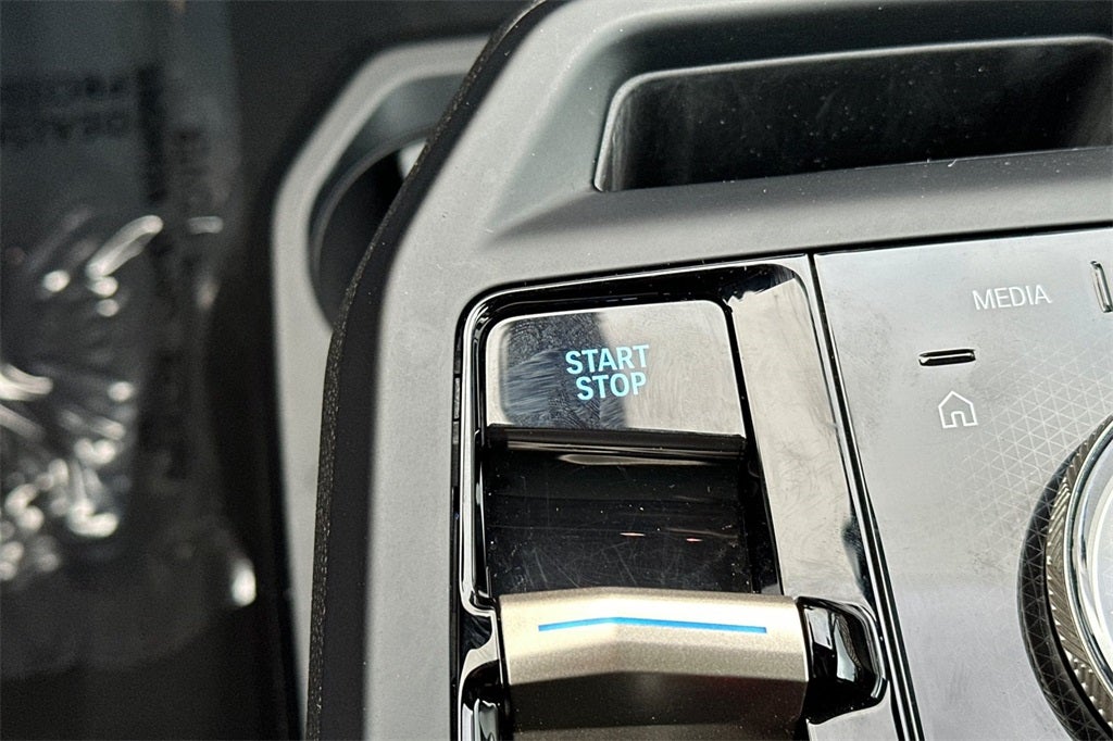 2025 BMW iX xDrive50