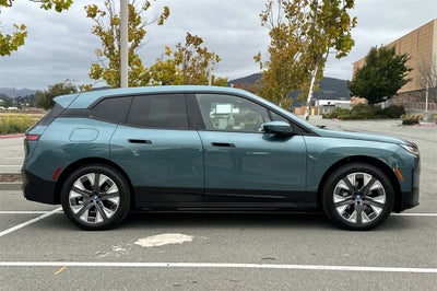 2025 BMW iX xDrive50