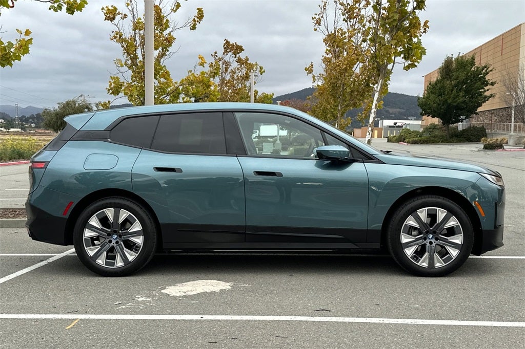 2025 BMW iX xDrive50