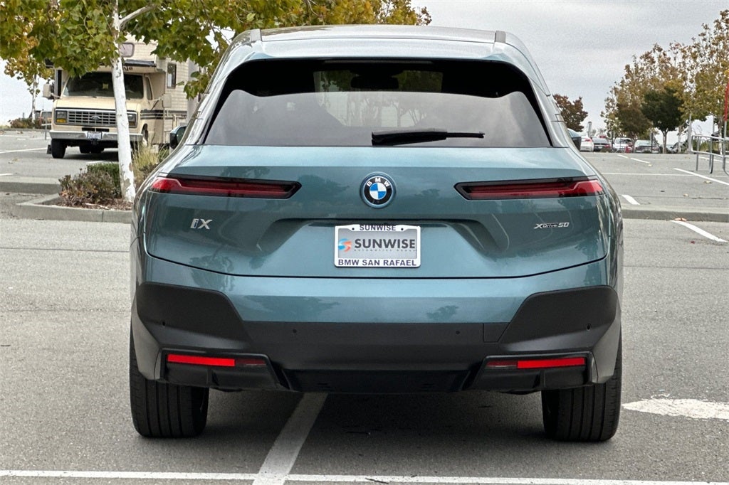 2025 BMW iX xDrive50