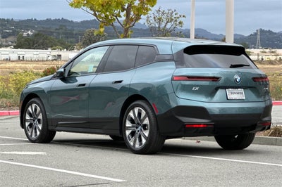 2025 BMW iX xDrive50
