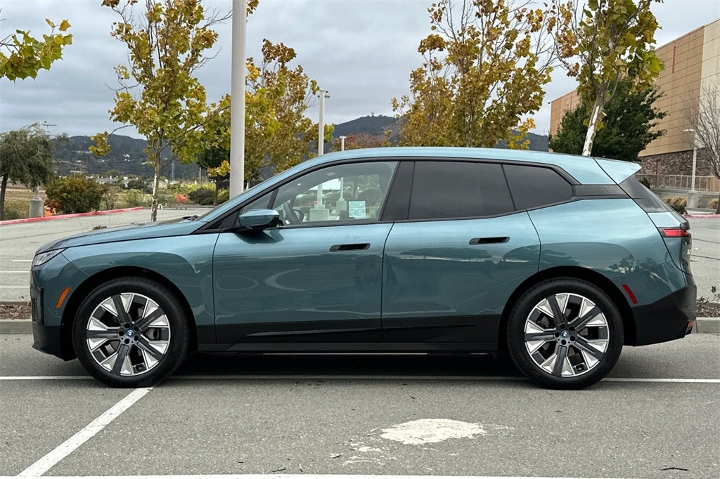 2025 BMW iX xDrive50