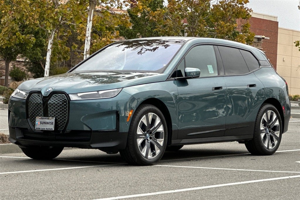 2025 BMW iX xDrive50