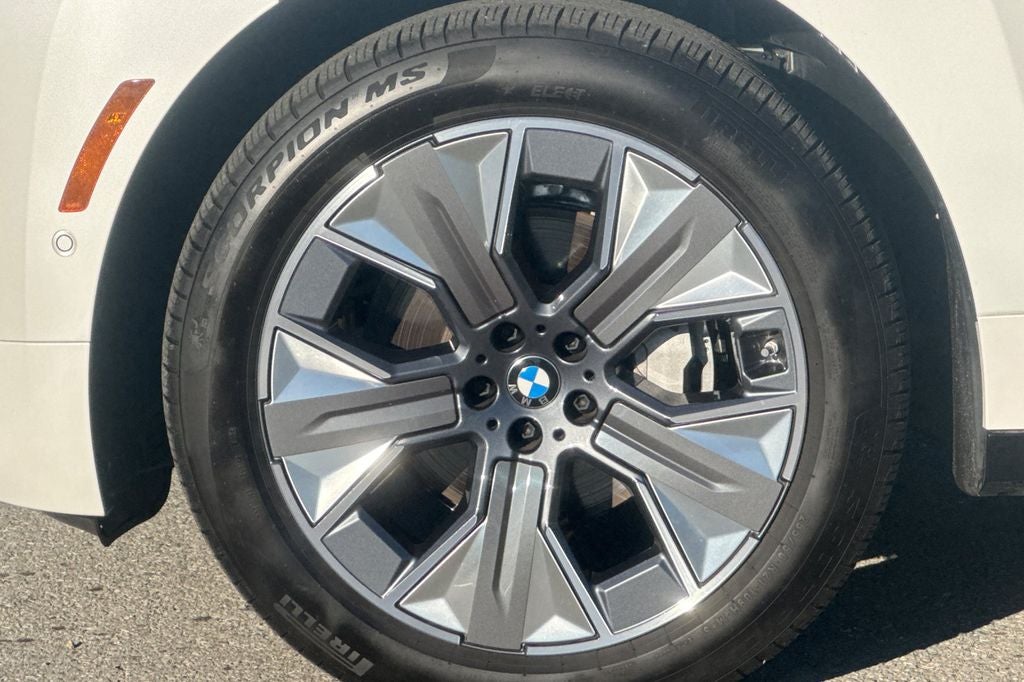 2026 BMW iX xDrive45