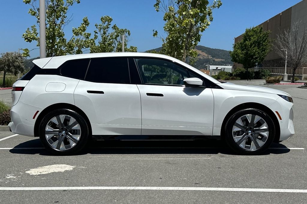 2026 BMW iX xDrive45