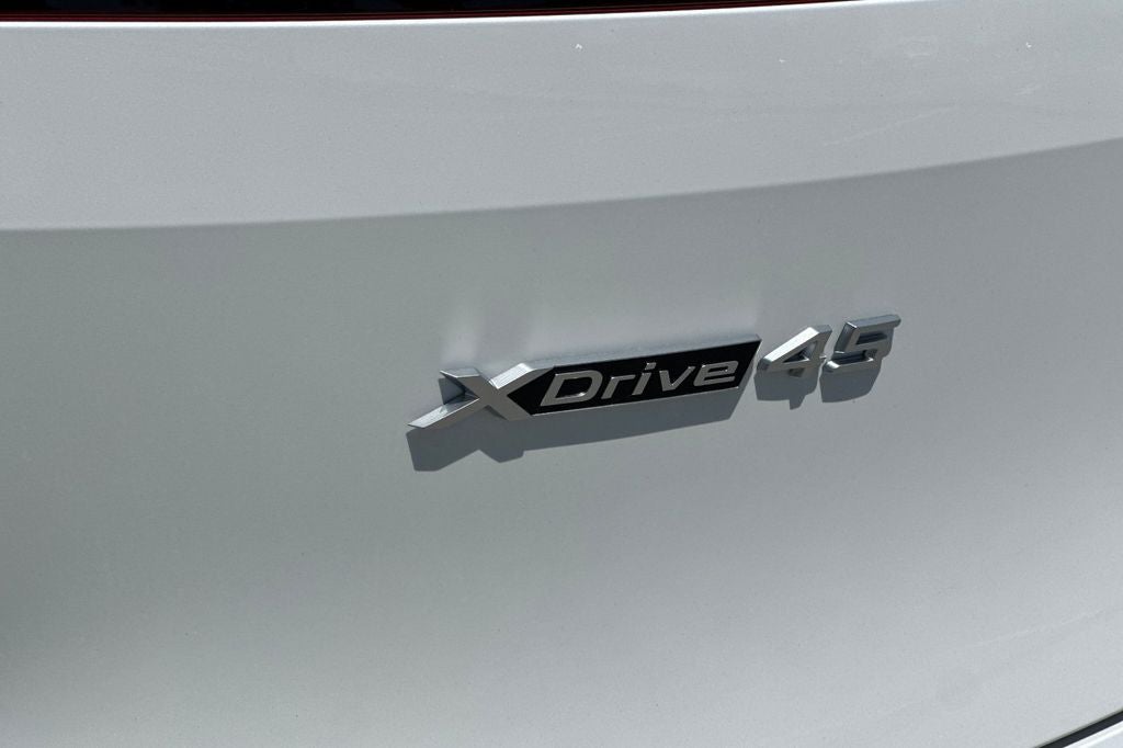 2026 BMW iX xDrive45